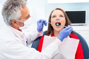 young_woman_at_dentist